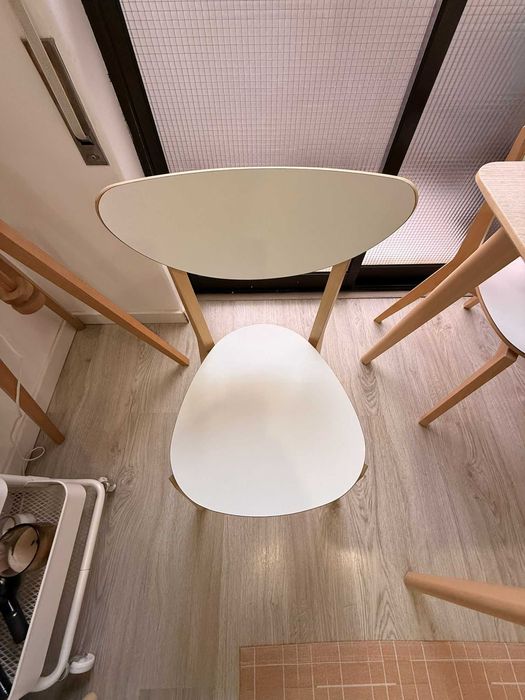 Mesa com cadeiras IKEA