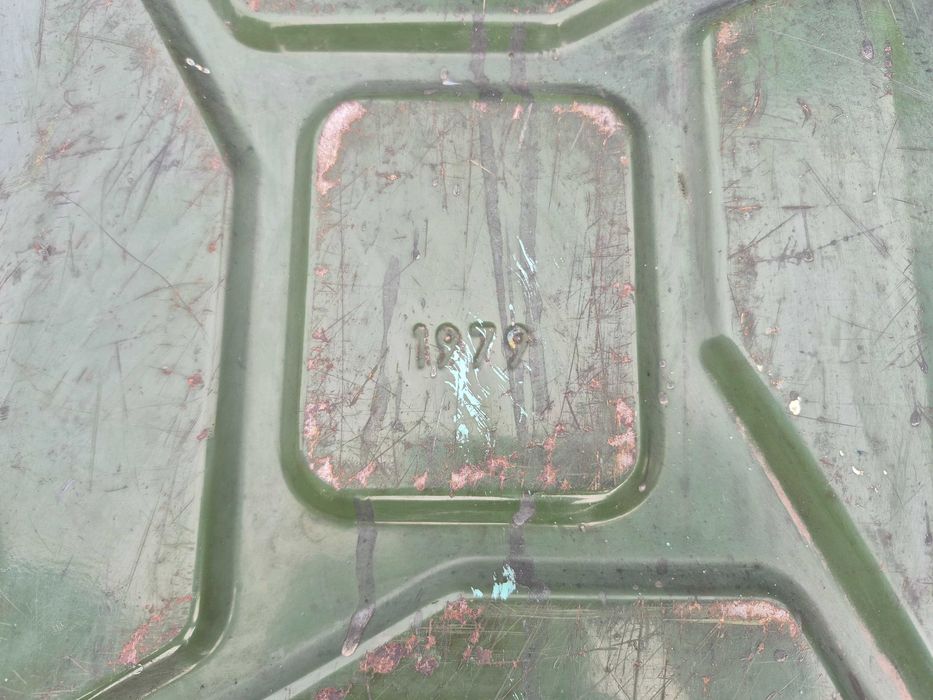 Kanister 20 L metalowy PRL. Dwie sztuki