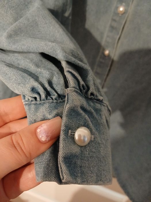 Piękna koszula jeansowa z perełkami