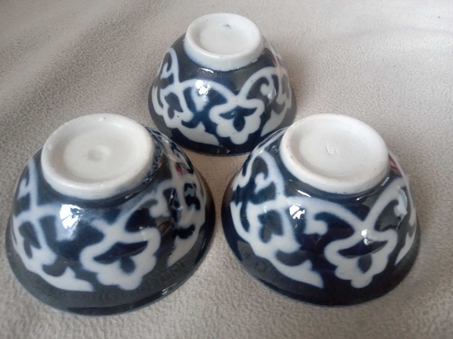 Uzbekistan. Miseczki ceramiczne z pięknym wzorem