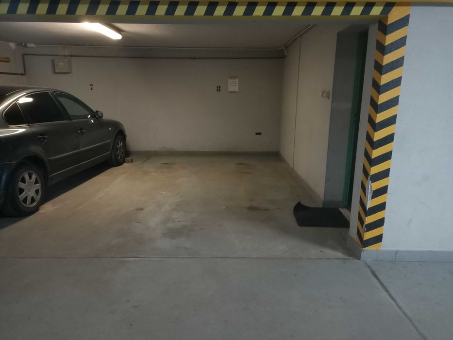 BstokBojaryKraszewskiego17C miejsce w hali garażowej