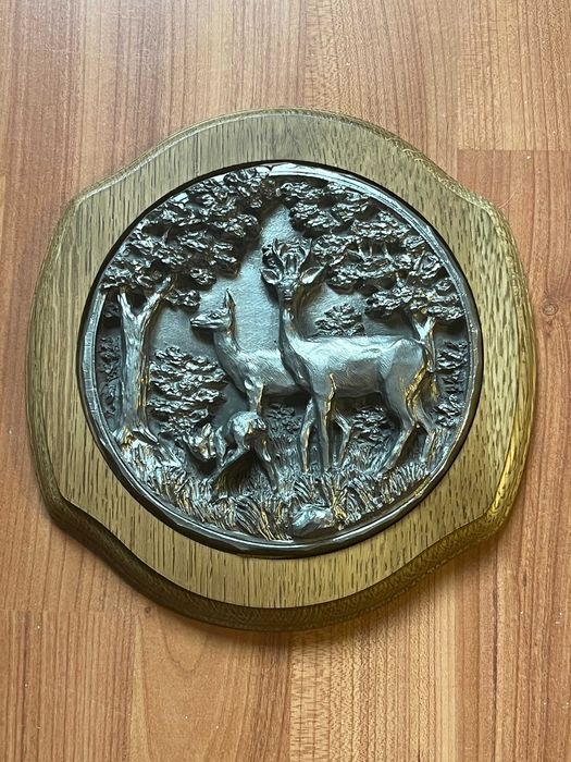 Тарелка Панно настенное Олени Барельеф Олово в дереве 20 см