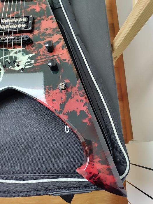 Guitarra Dean Tyrant Bloodstorm V