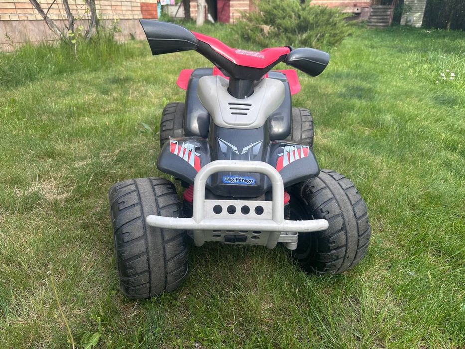Дитячий Квадроцикл  Peg Perego електро