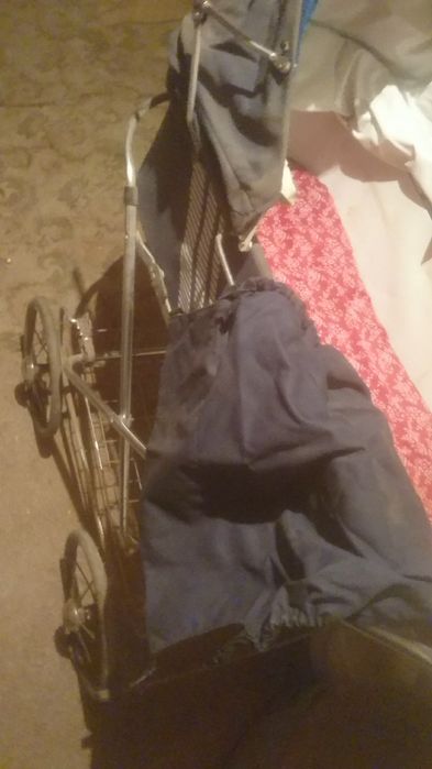 Дитяча  коляска.