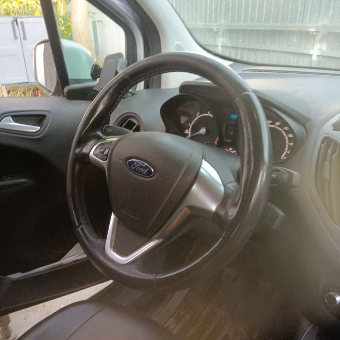 Ford Transit Courier