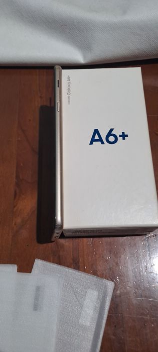 Samsung Galaxy A6+ 32GB + Capa + Películas