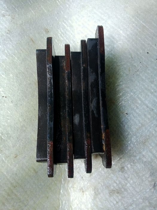 Тормозні передні колотки Bosch ваз 2121 нива