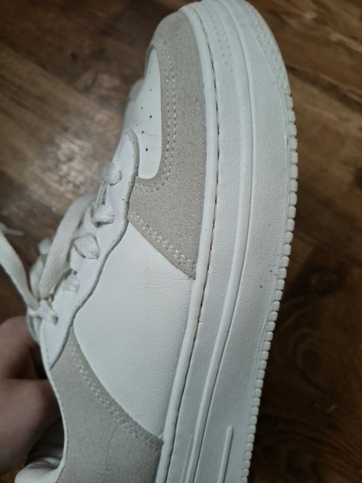 Жіночі кросівки б/у