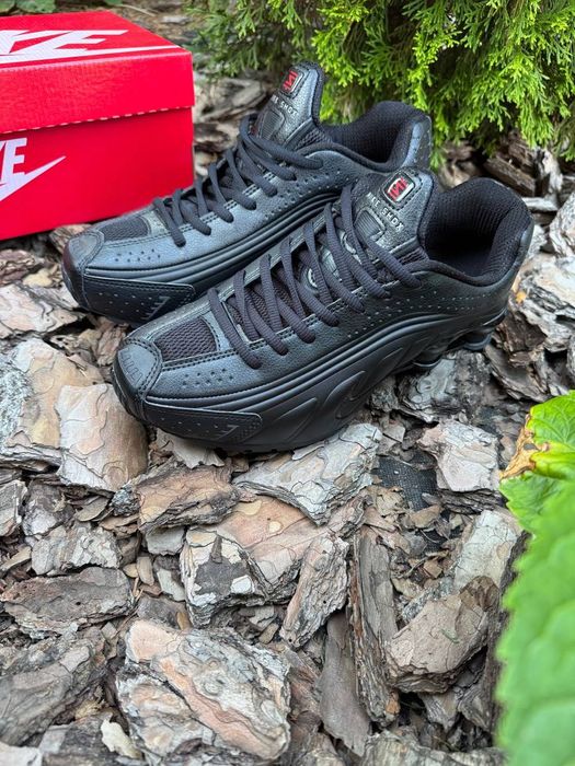 Кросовки Nike SHOX R4 найк 41,42,43,44,45 кросівки чорні шокс