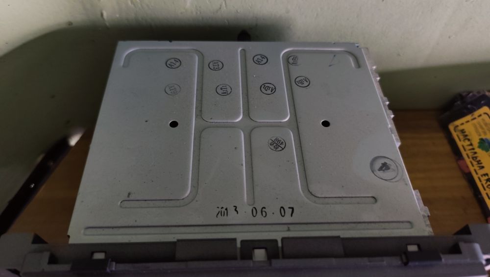 Продам магнітолу Chevrolet Captiva