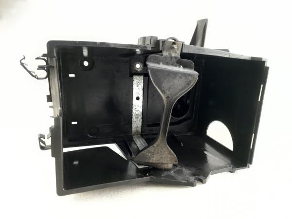 Base / caixa da bateria VOLVO V50 (MW)
