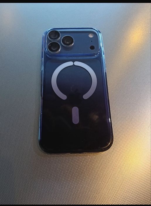 Iphone 17 pro max muito novo com garantia
