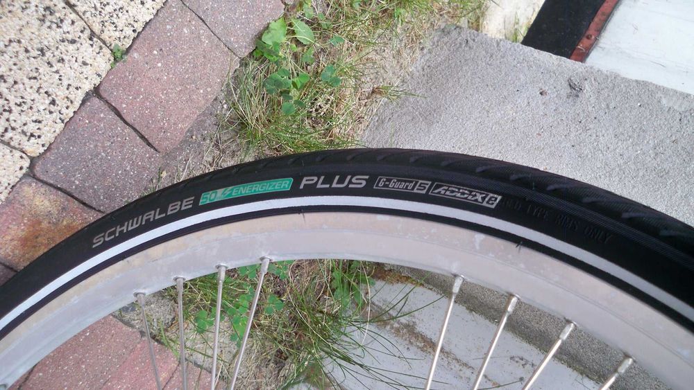 BATAVUS Mambo   rama 57 cm. Aluminiowa Nexus 7  Prądnica miejski