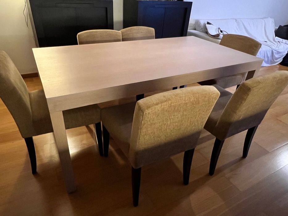 Mesa de sala e 6 cadeiras