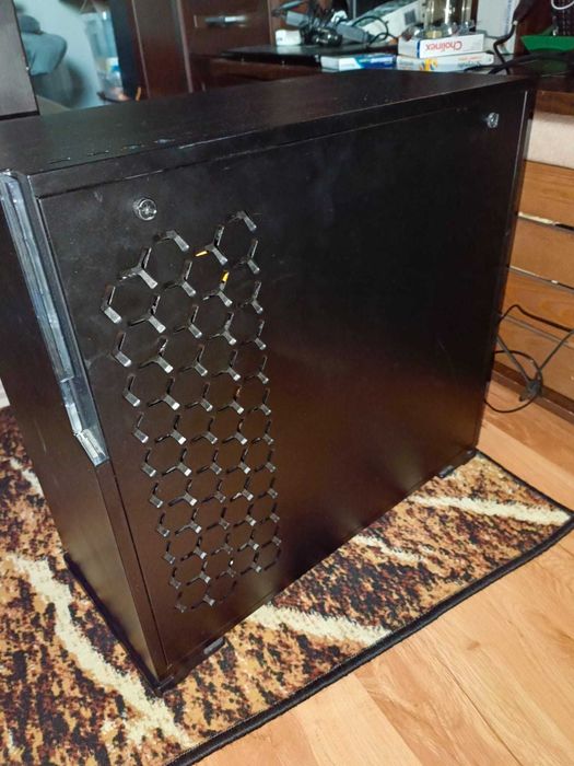 PC Gamer - Intel 16x2.6GHZ/32GB RAM/RX5700 8GB/2xSSD/550W 80 Plus