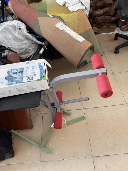 Weight bench for clearing space462904629574379522