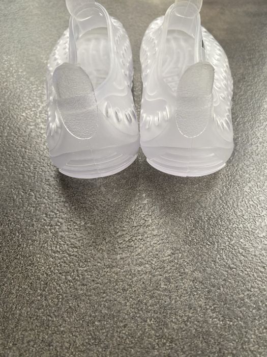 Nowe buty do wody - dobrze przylegające r. 28