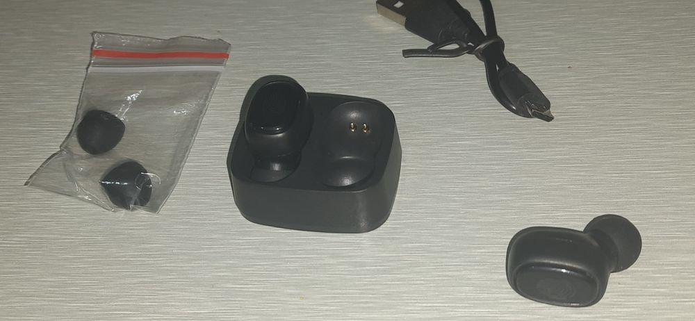 TWS Навушники хороший звук 4-6 годин роботи