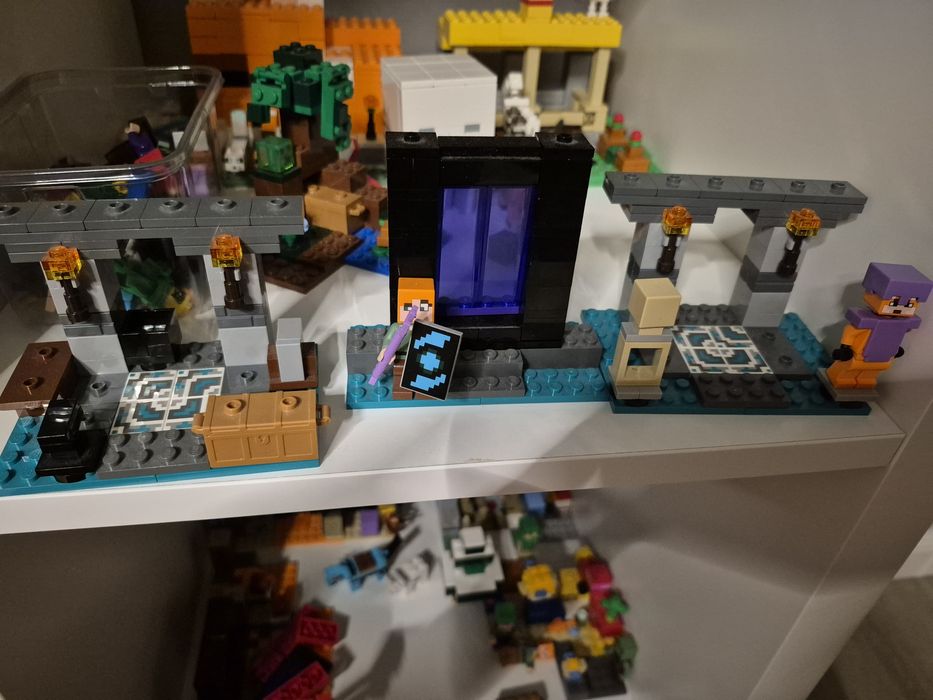 Конструктор Lego Minecraft Зброярня 21252