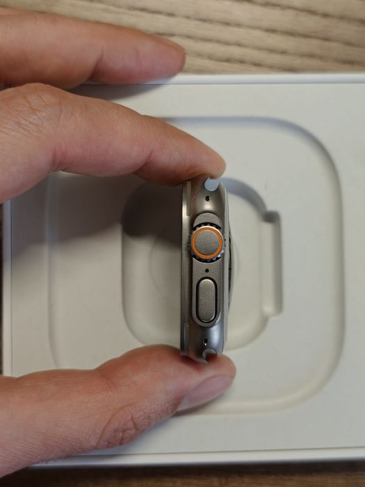 Apple Watch Ultra 2 Titanium 49mm