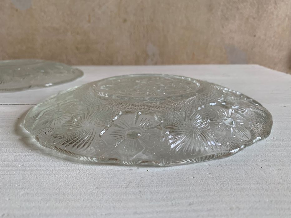 Talerze bratki jaskry szkło Huta Ząbkowice PRL