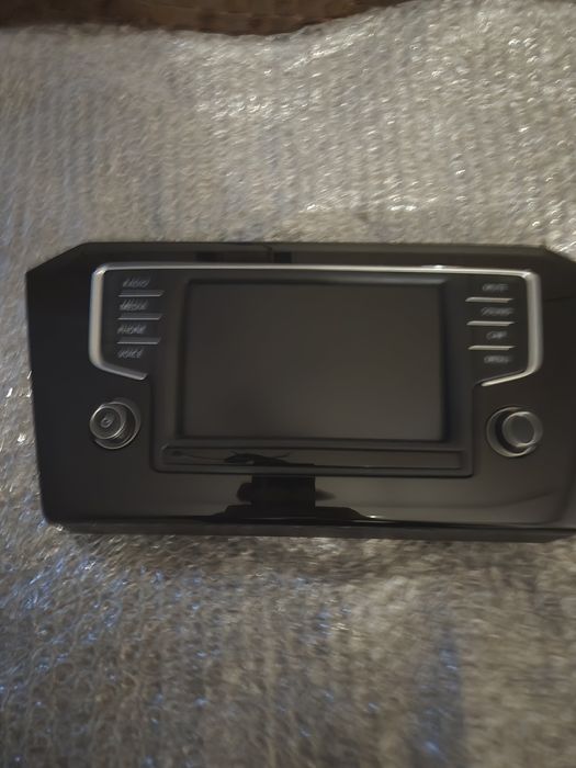 Дісплей для штатної мультимедія Passat B8