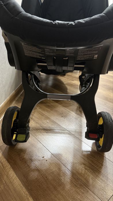 Автокрісло-коляска Doona +