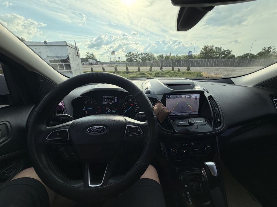 ford kuga паркетник