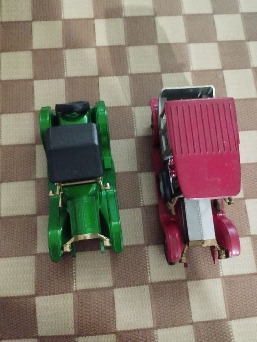 Машинки 1:43.             .