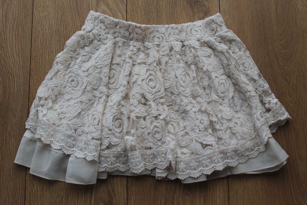 Śliczna koronkowa spódniczka dla dziewczynki ecru 128 H&M