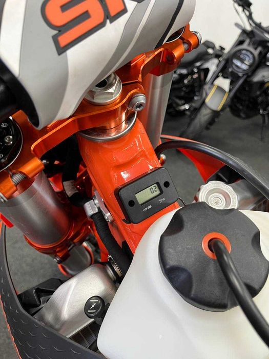 Мотоцикл STN V8 Enduro