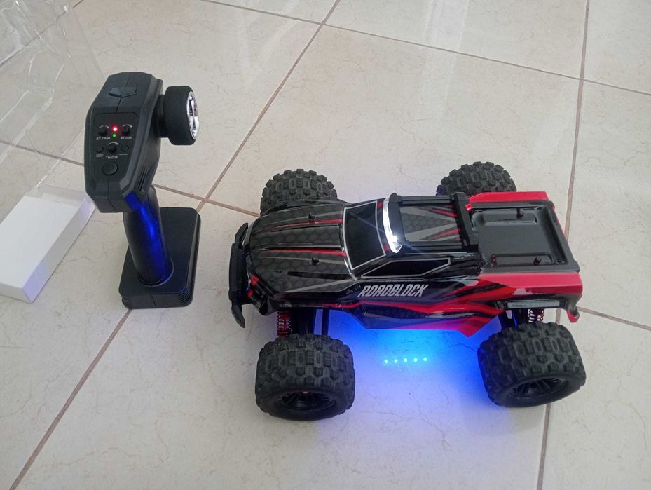 Carro Comando RC Alta Velocidade 1:12 4WD Roadblock – Novo (2 Baterias)