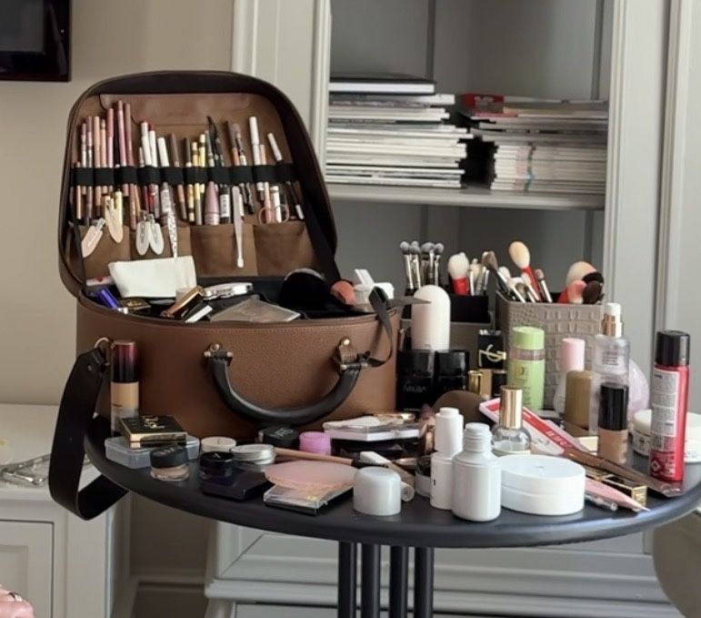 Profesjonalny kufer makijażystki