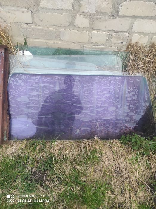 Скло дверей , салону , форточка уаз 469 , 452 , лек 3303