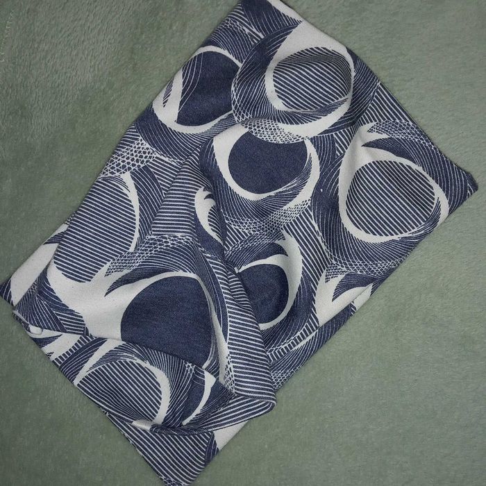 Szal - komin granatowo-biały