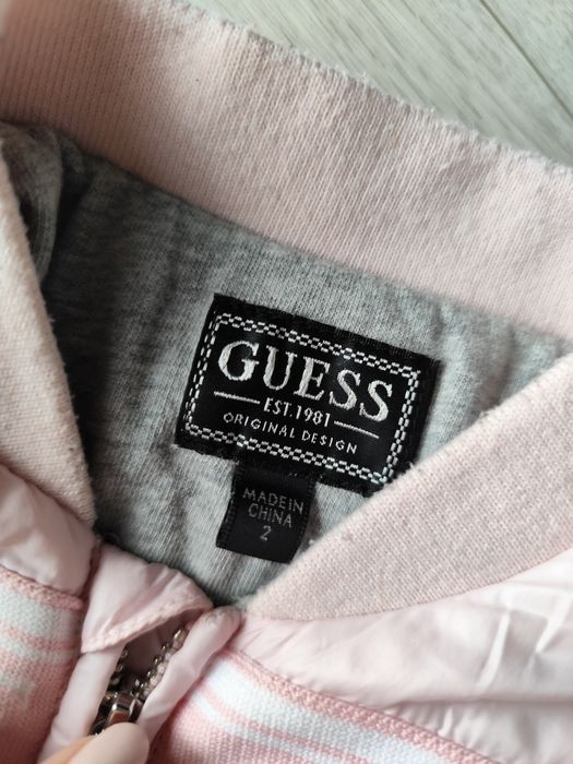 Kurtka Guess dla dziewczynki 2 lata