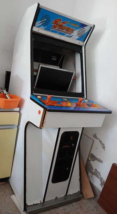 Máquina Arcade com Pandora, centenas de jogos - Uma Verdadeira Peça de Coleção!