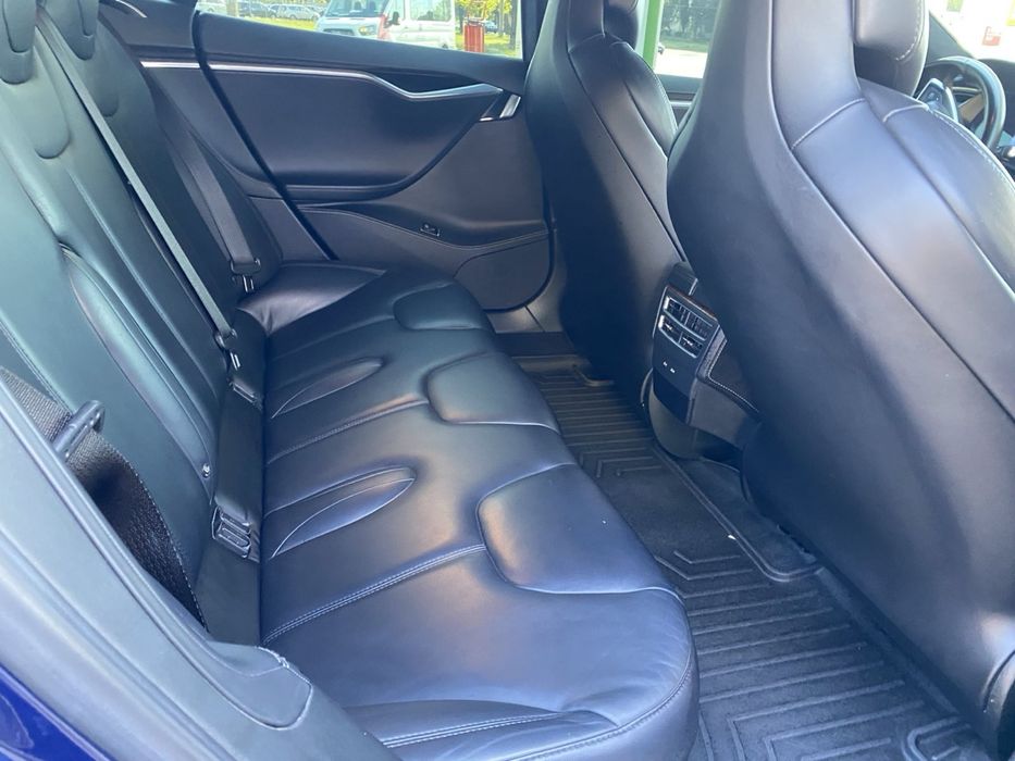 Tesla model s 75D