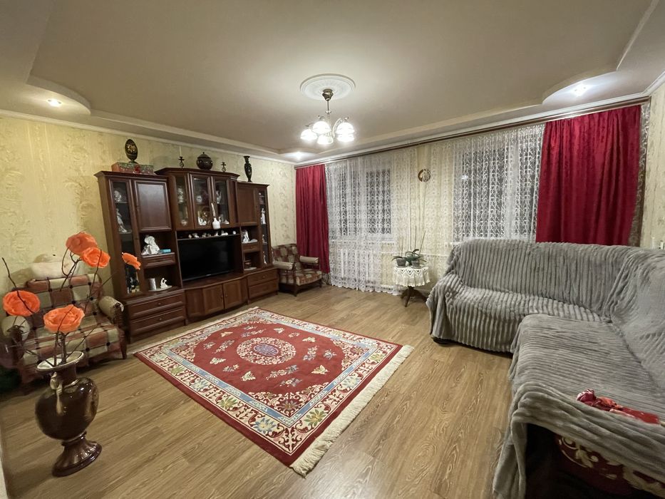 Будинок на два входи (дві кухні, два санвузли)