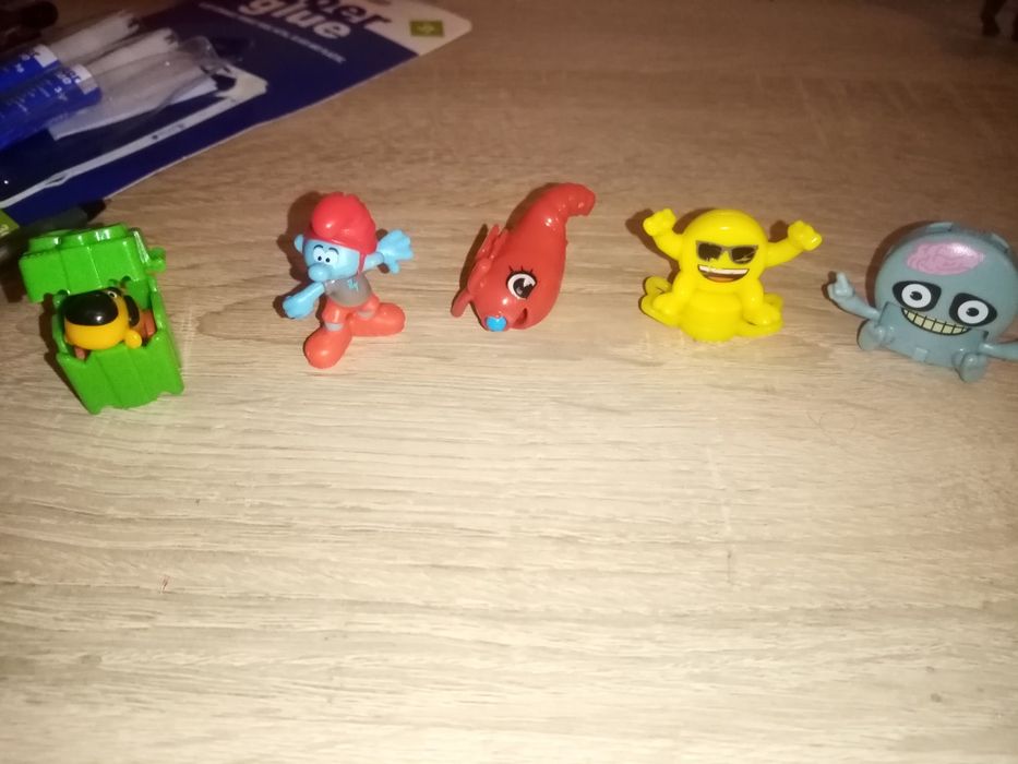 Sprzedam ZESTAW FIGUREK (różnych)