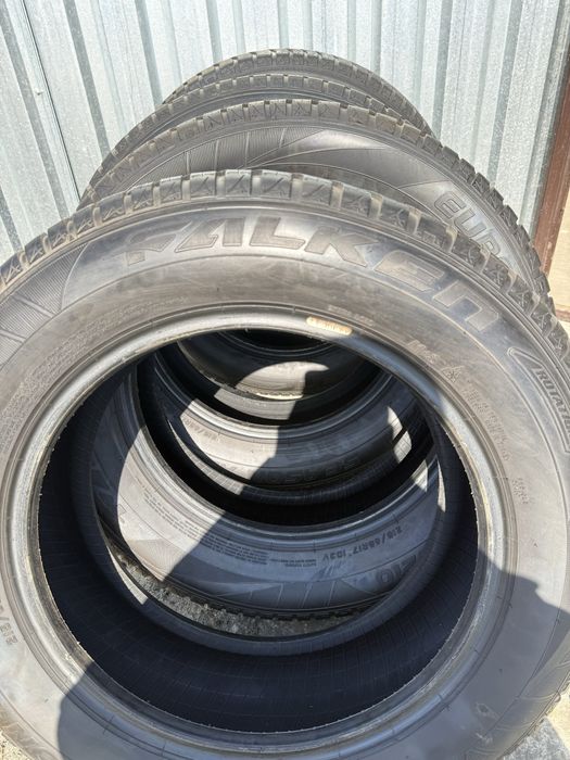 Komplet opon 215/65/R17