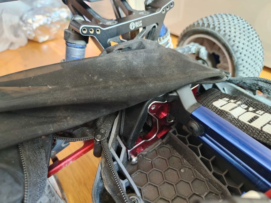 Traxxas Jato 4x4 VXL 1/8 doinwestowany