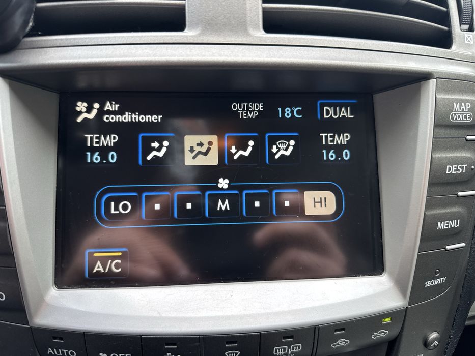 Lexus is 220d, 2007рік