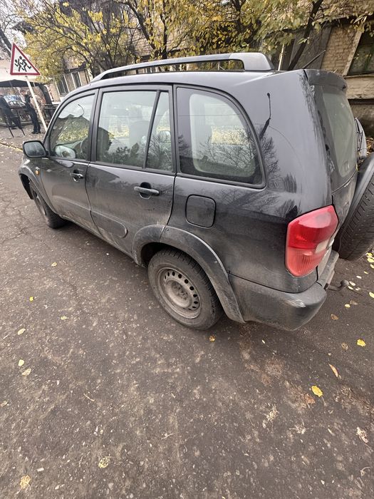 Автомобіль Toyota RAV4