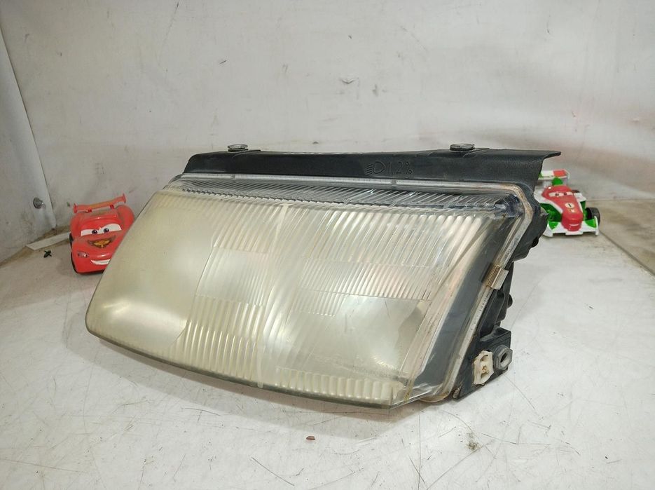 FAROL DIREITO VOLKSWAGEN PASSAT VARIANT 2000 -3B0941295A