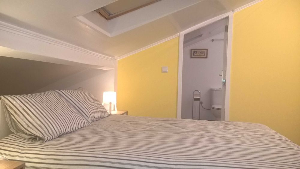 Quarto Estudio (Sala e WC Privativos) Metro Linha Azul
