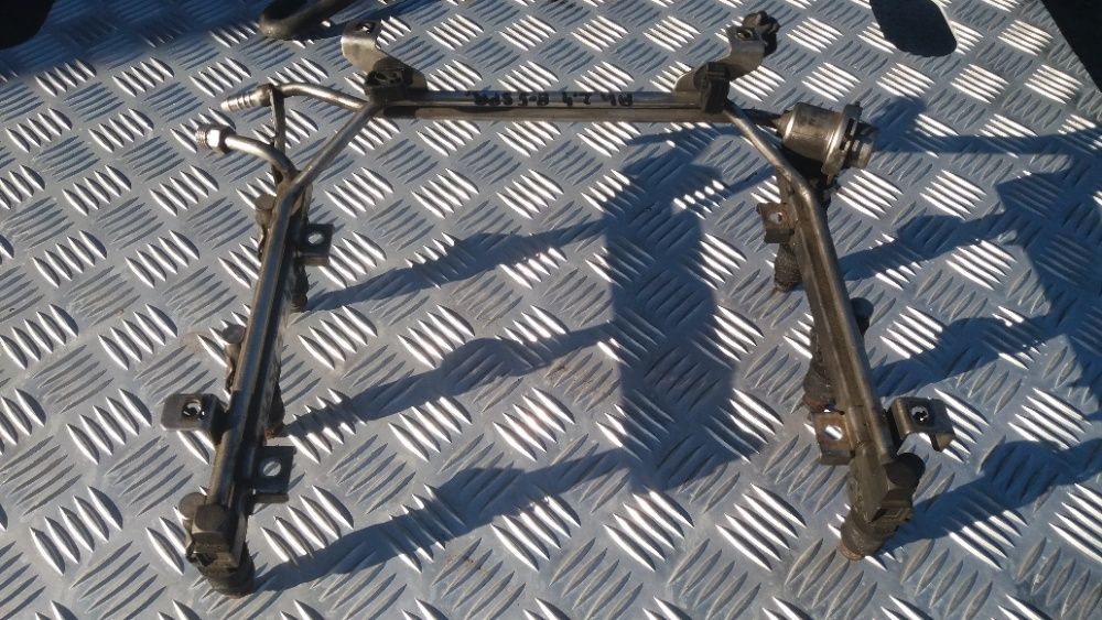 Audi a4 b5,2.4B,listwa wtryskowa