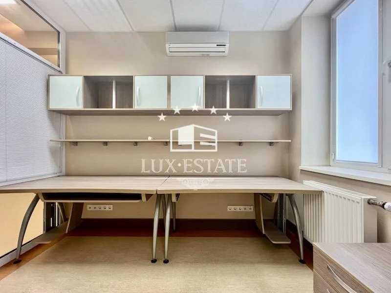 Продажа помещения 215 м2 пер. Лопатиский, метро Коституции