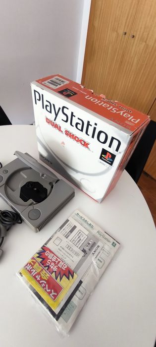 PlayStation 1 scph 7000 JP